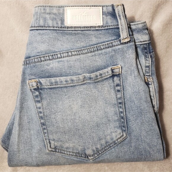 Hollister Blue Denim Jeans 27W 27L Distressed Utra High Rise Mom Jeans - Picture 1 of 9